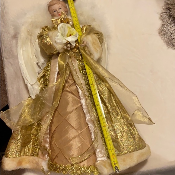 Gold angel tree topper with beautiful dress - Picture 8 of 8